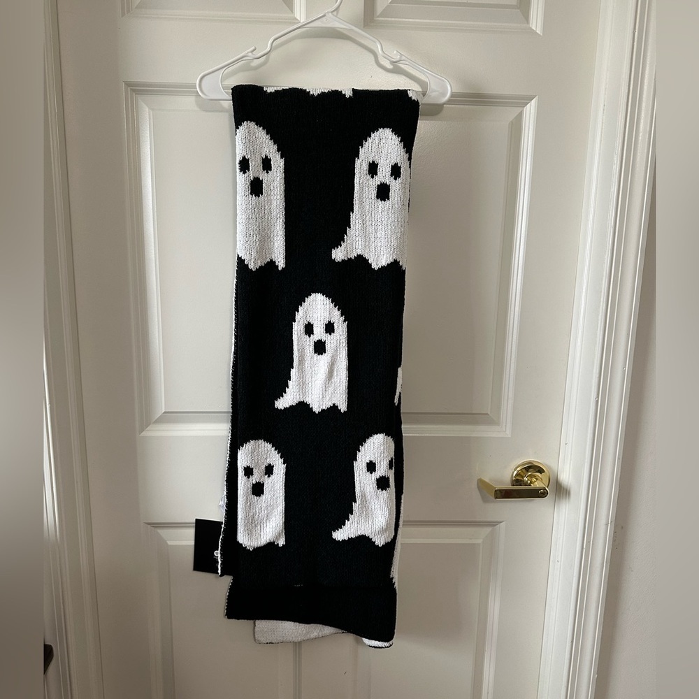 Storehouse Chenille Ghost Throw Blanket 50x60 Black White Halloween Tik Tok